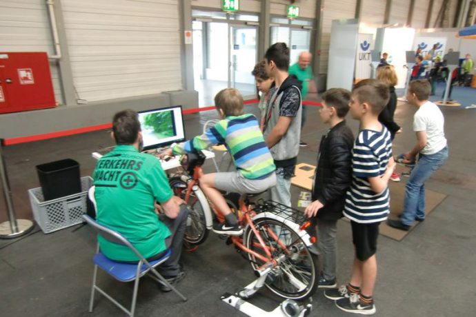 Fahrradsimulator 690x460 1